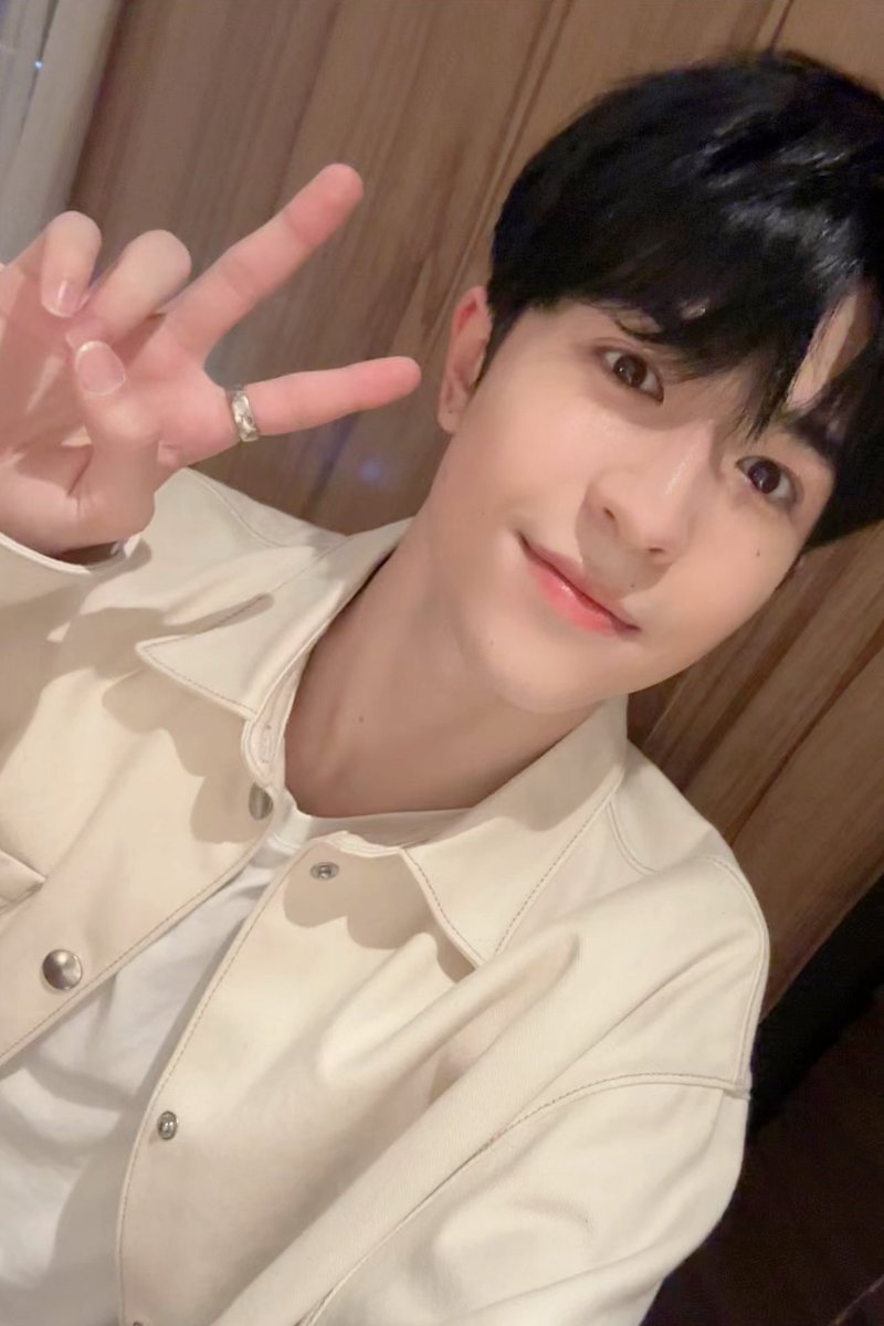 Patrick_pppatJP's tweet image. 2023023 | 微博更新

(💖🐰)

今日も@杨汝晴さんから学びました : 私の写真とデートのクーポンを2枚差し上げます。😜

📎 weibo.com/7527950457/493…

ꪔ̤̮ꪔ̤̮ꪔ̤̮ꪔ̤̮

Cupid Patrick Qixi Day
#HeartSignalS6xPaiPai_EP5 
@patrick_pppat #心动的信号
#แพทริค #尹浩宇 #Patrick #Patrick尹浩宇