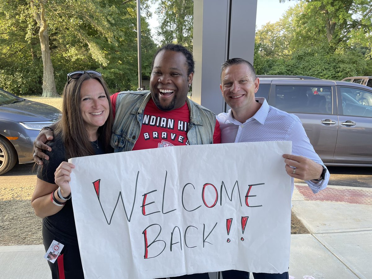 IHSchools's tweet photo. We are so excited to get to see our Braves this morning @IHElementary - welcome home! #BraveFirstDay #IHPromise https://t.co/D6To1jjhoo
