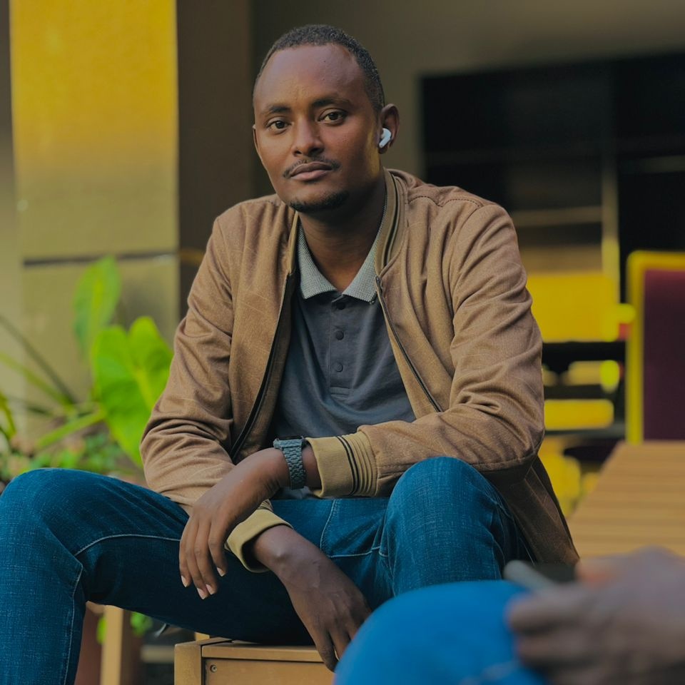 peterkishokye's tweet photo. #NewProfilePic https://t.co/LqIkPWrnua