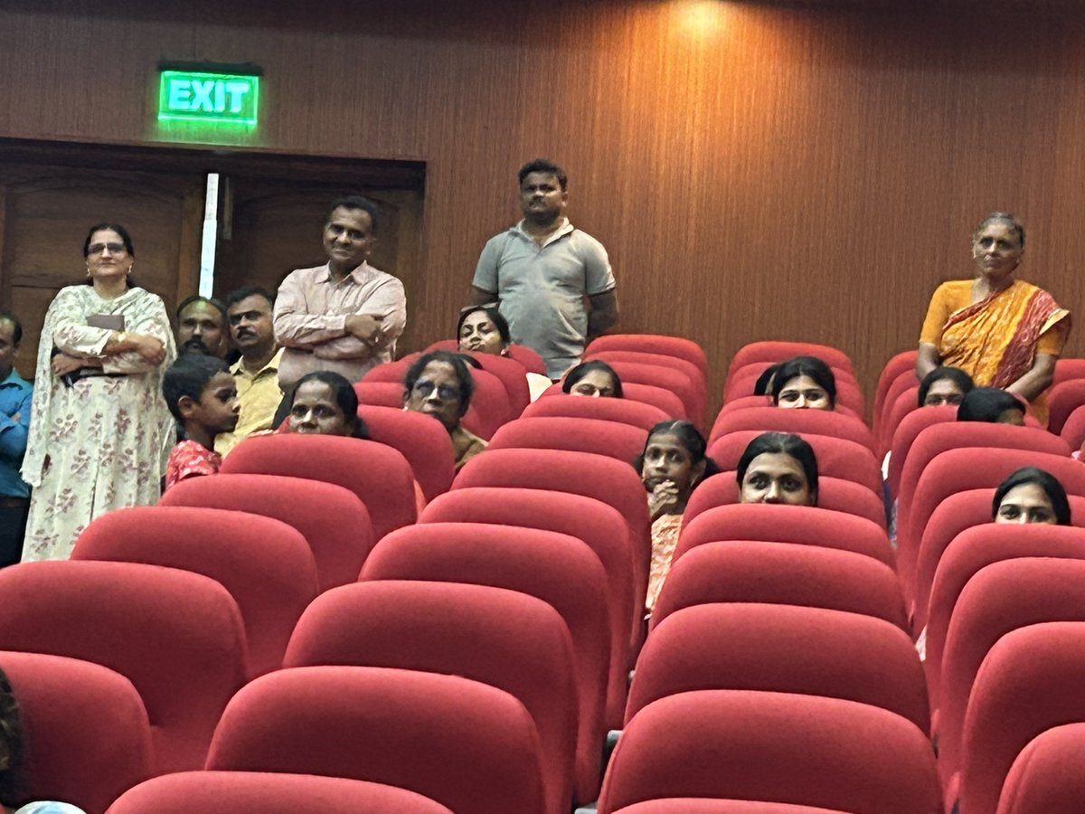 clriindia's tweet photo. Team @CSIR_IND @clriindia Space enthusiasts are witnessing the historical moment to be unfold On the moon

@DrNKalaiselvi @CSIR_IND #Chandrayaan3Landing  #SpaceExploration @isro @kjsreeram https://t.co/2qrVRjwG1S