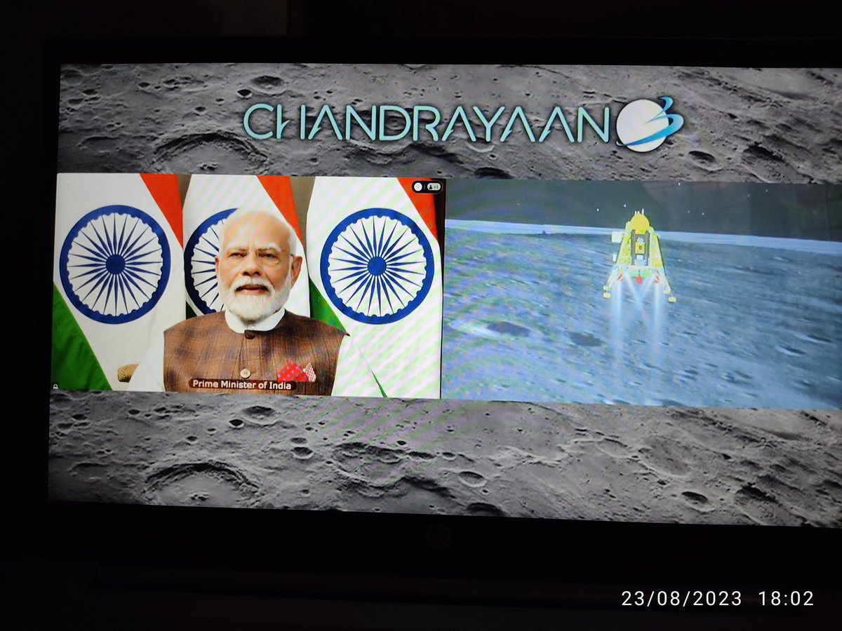 atulssng's tweet photo. We're successfully on moon 🇮🇳
🇮🇳our mama's  house 🌝
#Chandrayaan3 #Chandrayaan3Landing #Salute #irso #ProudIndian #ProudMoment https://t.co/FcloBvw8el