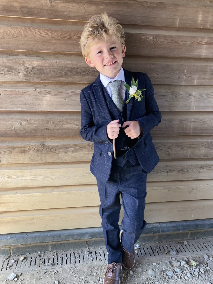 LinnetParsons's tweet photo. Jake giving model vibes in his @MossBros suit yesterday. #handsome @follyfarmcentre #groomsman https://t.co/JQr8LGa8ux