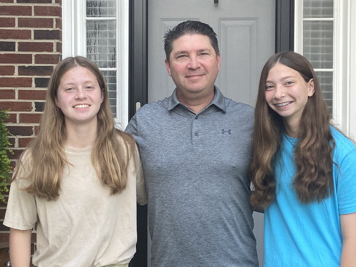 First day of school
Taylor 7th
Kolbie 10th
Peyton Senior at Southeastern Okie State
Scott - look’n younger everyday 😉