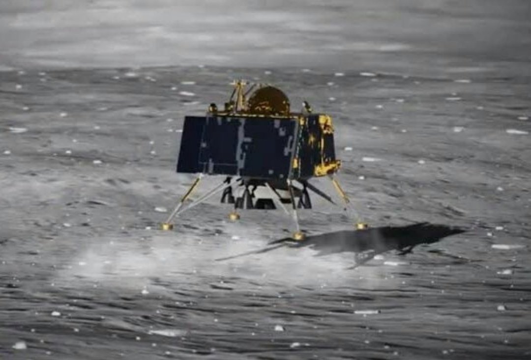 _tripathi_101's tweet photo. #Chandrayaan3 #VikramLander #चंद्रयान_3 
How's the ISRO start and how it finished..

India has become the first country to reach the south pole of the moon...🇮🇳

India in the top and bottom of the moon. https://t.co/478Qul5qAa