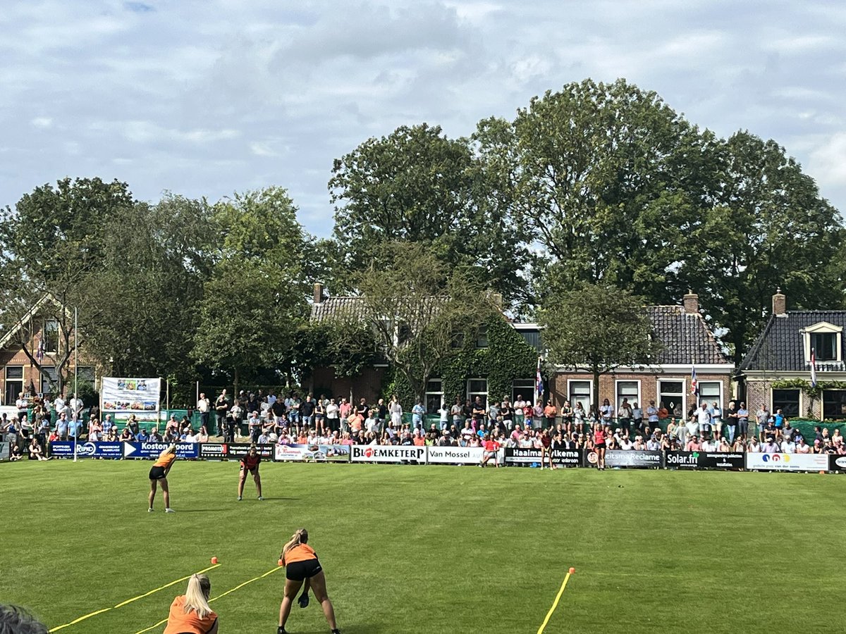knkb's tweet image. Frouljus PC: de laatste partij in de tweede omloop is los, 9) Annet de Haan tegen 12) Iris Veltman, stand is 3-0 voor Annet en haar maten #kaatsen #keatsen #frouljuspc