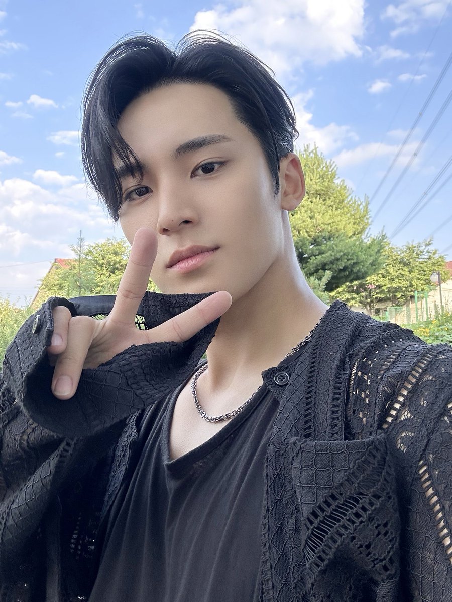 mingyuricer's tweet photo. my prettiest boy https://t.co/R0kSmByZiD