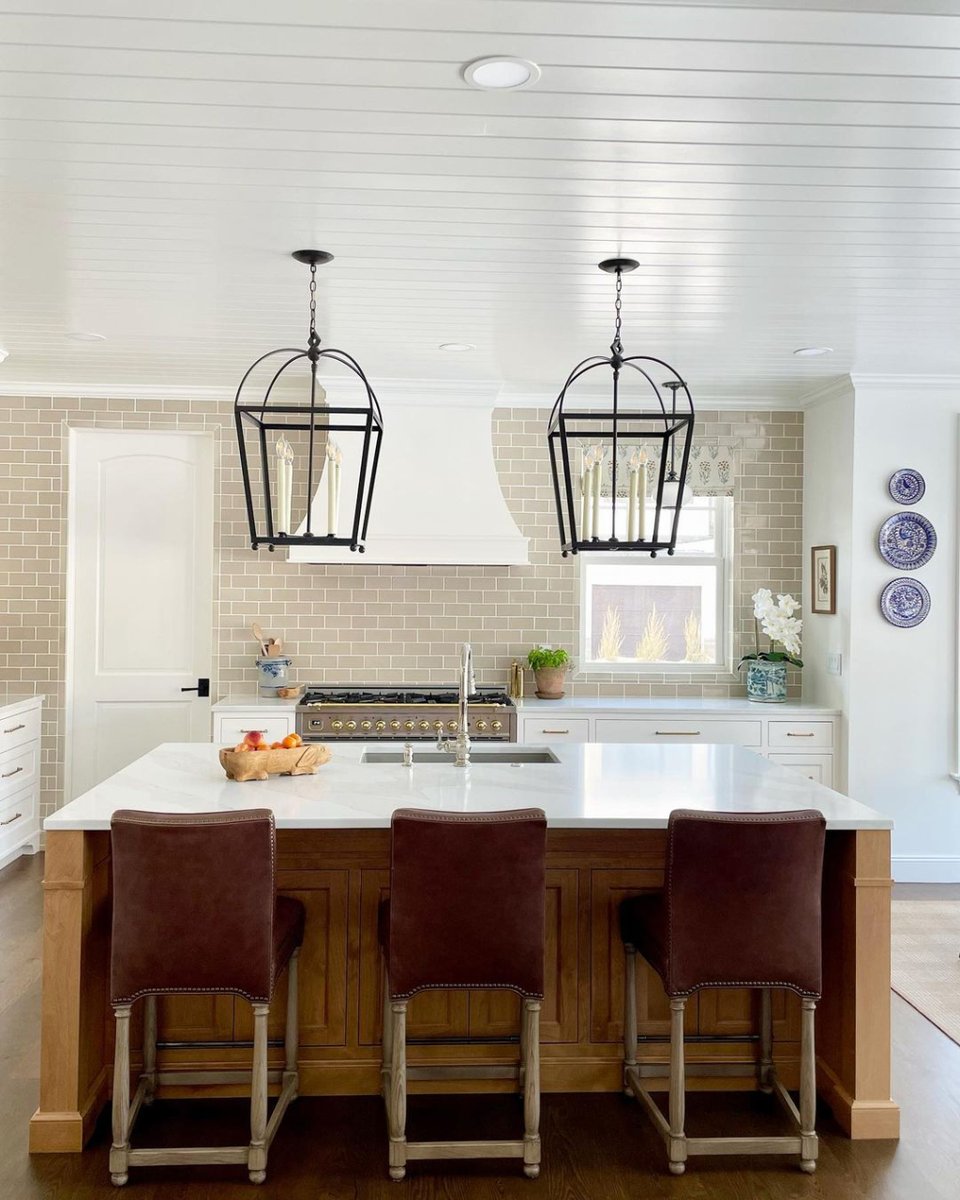 SurfacesEnigma's tweet photo. The kitchen is the heart of any home, and this is the type of kitchen that you fall in love with as soon as you see it. We're glad to be part of this project featuring countertops and an island with CLEOPATRA. 
Supplied by Dwyer Marble
#enigmasurfaces  #countertops #kitchenideas https://t.co/6hSCBRujaq