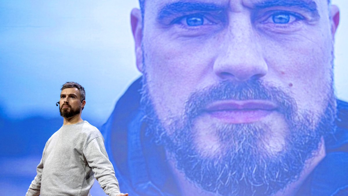 Effective tweet media