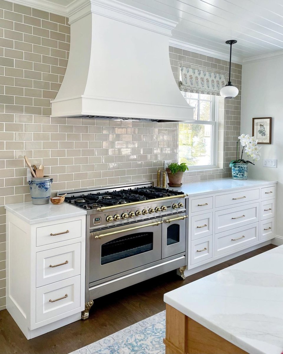 SurfacesEnigma's tweet photo. The kitchen is the heart of any home, and this is the type of kitchen that you fall in love with as soon as you see it. We're glad to be part of this project featuring countertops and an island with CLEOPATRA. 
Supplied by Dwyer Marble
#enigmasurfaces  #countertops #kitchenideas https://t.co/6hSCBRujaq