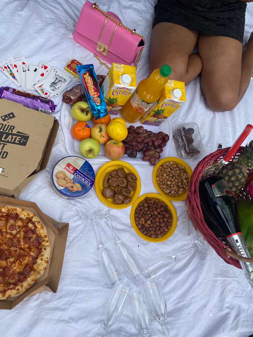 StellaPopoola2's tweet photo. Funday.      #picnicday https://t.co/P4PCcfUdre