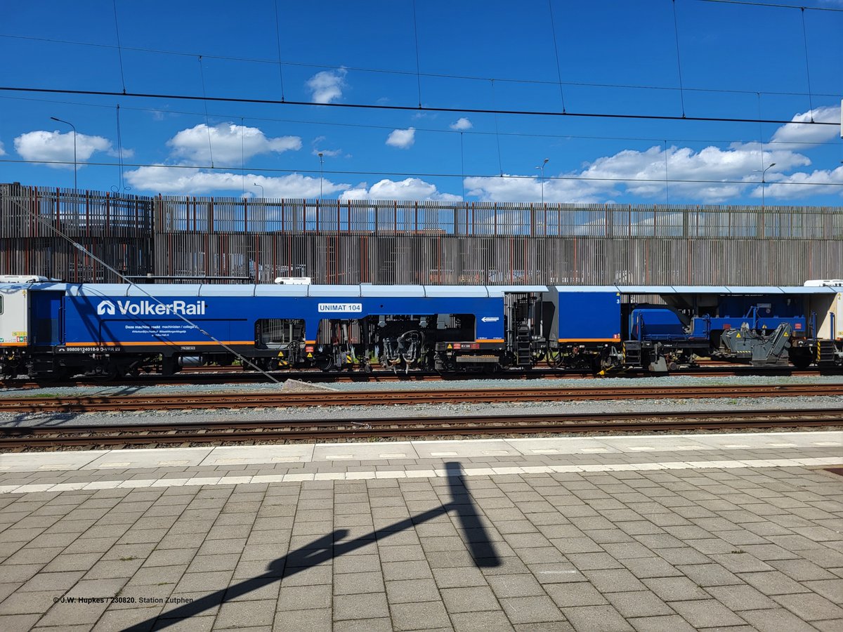 Werktrein van VolkerRail in station Zutphen.