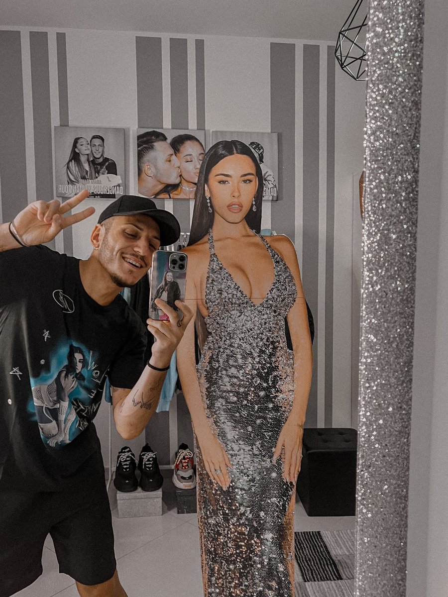 MontaniMario's tweet image. Madison Beer came to my house 🏡🥹🤍 I LOVE YOU @madisonbeer and I LOVE YOU SO MUCH “SPINNIN” ❤️‍🩹 
You are the best #madisonbeer #spinnin