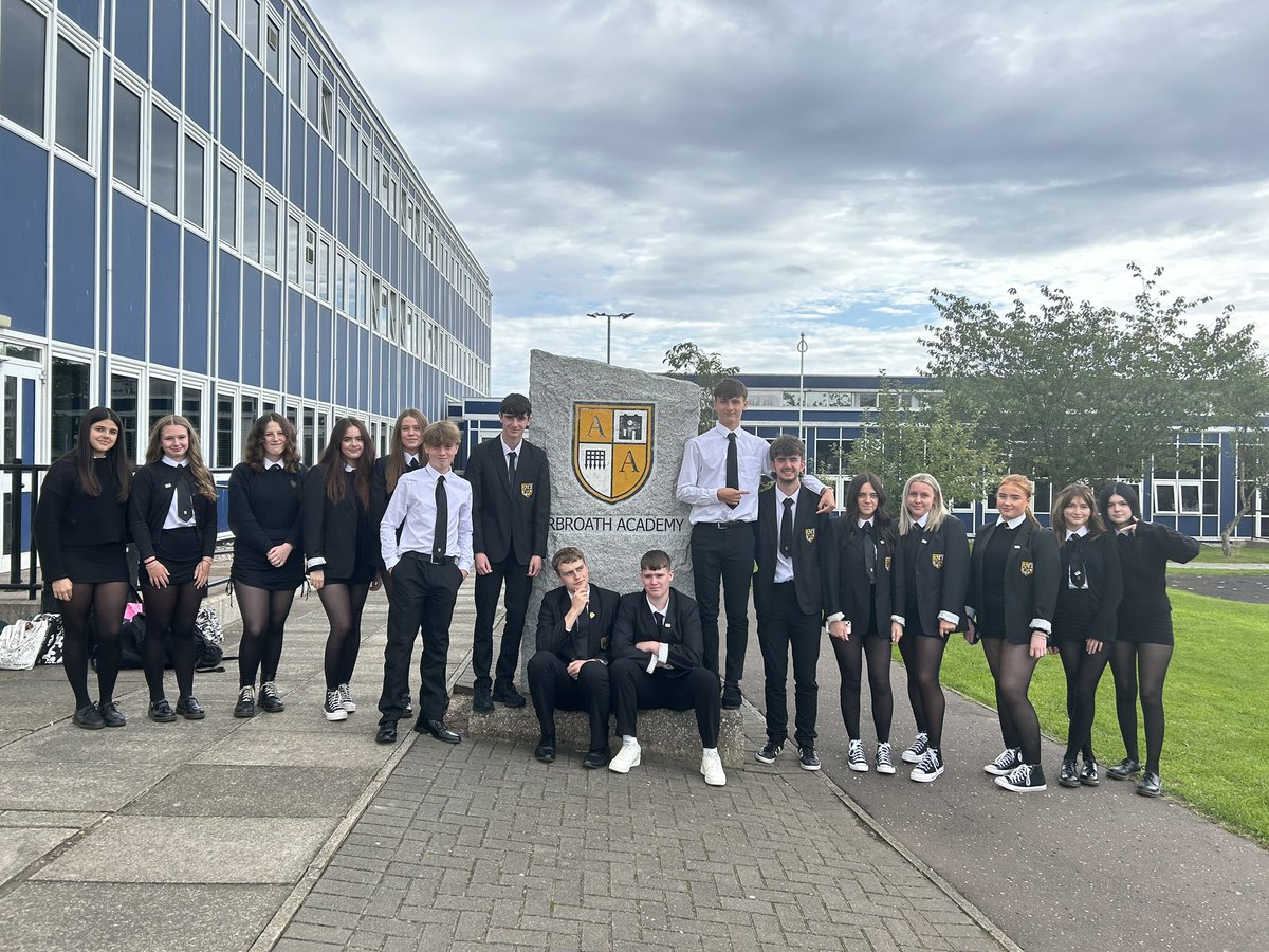 SKingPE's tweet photo. Our newly trained Mentors in Violence Prevention at @ArbroathAcad 💪🏻 What fantastic group of kids across S4-S6. https://t.co/hf2bPmon4L
