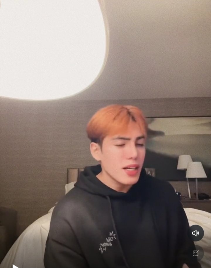 QuenzAeiou's tweet photo. BAKIT PA BA KAKAIN IF SASAKIT DIN NAMAN ANG TYAN SA KABAG..
😎🍹🛏

#kentell 

Room tour ni st          Room:weak cover        
(tiktok live)                         (kn room) https://t.co/2xjxwSD7Ao