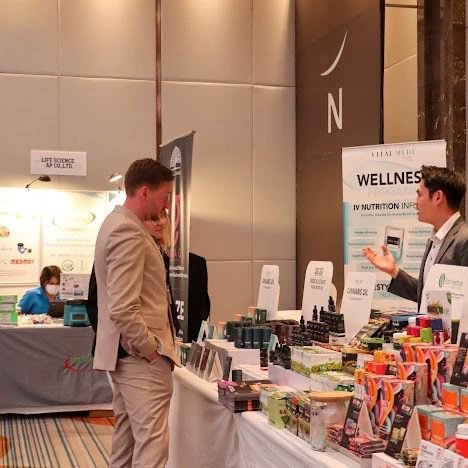 EuropeanKratom's tweet photo. EKA had the honor to participate in the World Kratom Conference. Discussing Kratom's scientific, regulatory and legal aspects, and it's international market development hurdles. Alongside individuals like AKA's Mac Haddow and Duncan McRae, a prominent figure in the Kratom sector. https://t.co/xp3YI1C6Ii