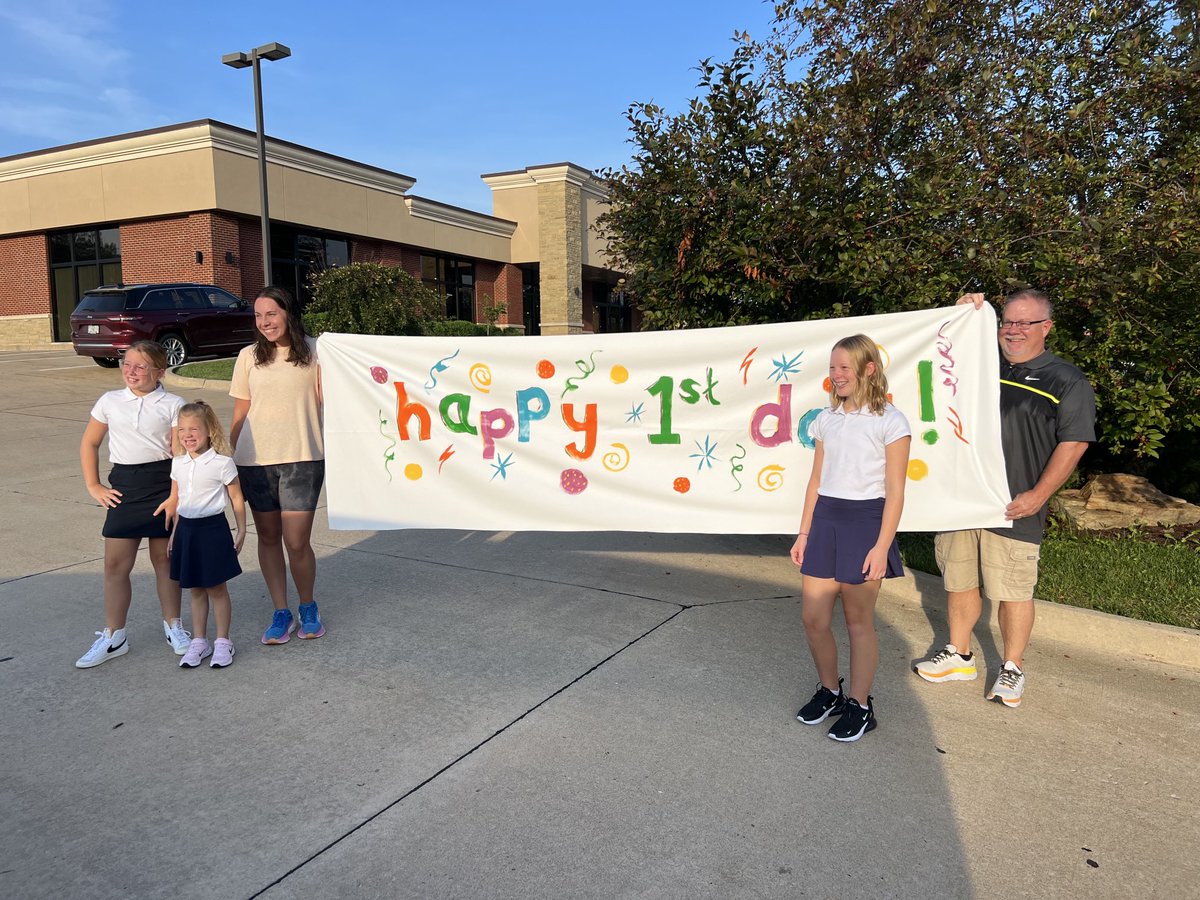 CoachDrinkwitz's tweet photo. Appreciate our friends at Johnston Paint &amp; Decorating for making my girls first day of school special! ⁦@MurphDaddy3⁩ https://t.co/78z4dkzYUF