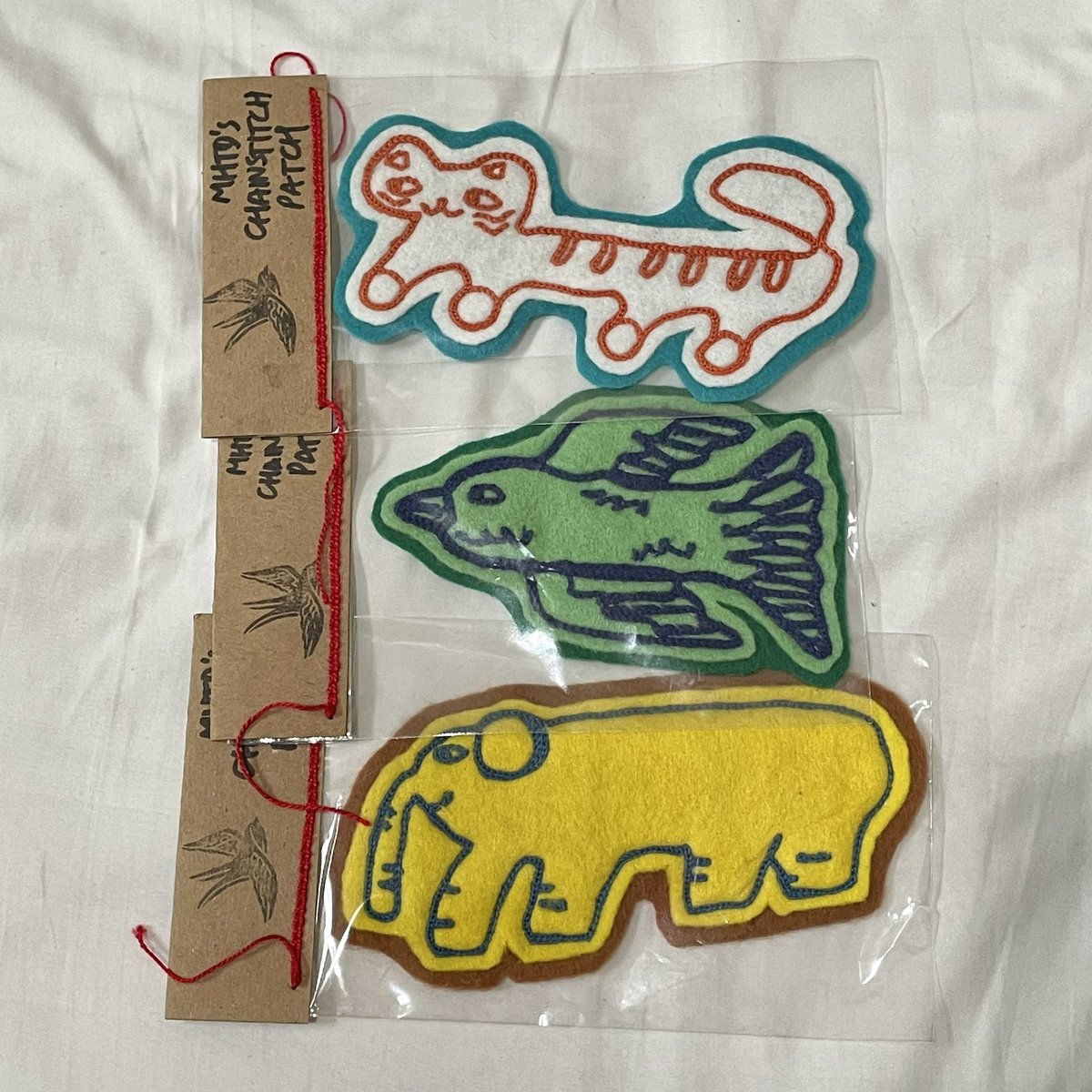 thef00lwhodream's tweet photo. Look what my friend made me!!!
He turned my illustrations into these patches😭✨ https://t.co/6dAcnFpQnR