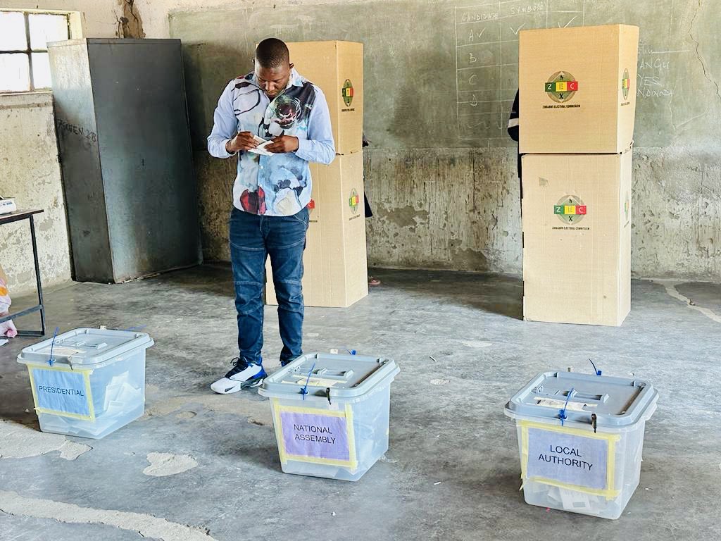 H⭕️N. JMW tweet media