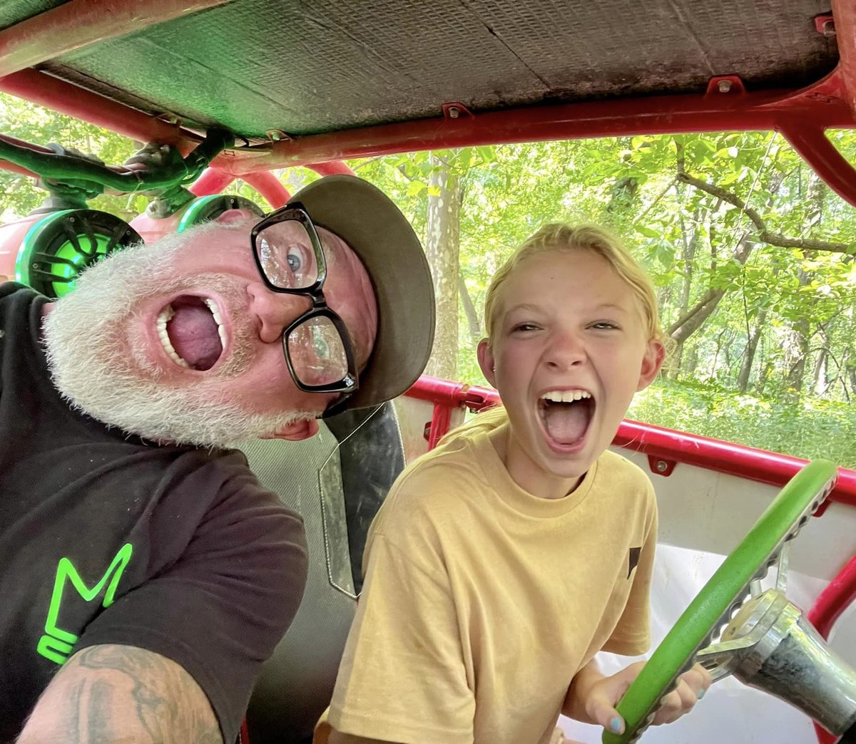 superatvtweet's tweet image. 🏁 11yr old Kylie putting in some seat
time for her first #MudRace 09/09 at
#PikeOffroad for the @missourimuddersbountyseries event! @thugnastyoffroad has her @polarisrzr #BuiltforBattle with an #SATV 6" #GDP
portal gear lift kit &amp;amp; #IntimidatorTires! 💪👧⚙
#GearDrivenPerformance