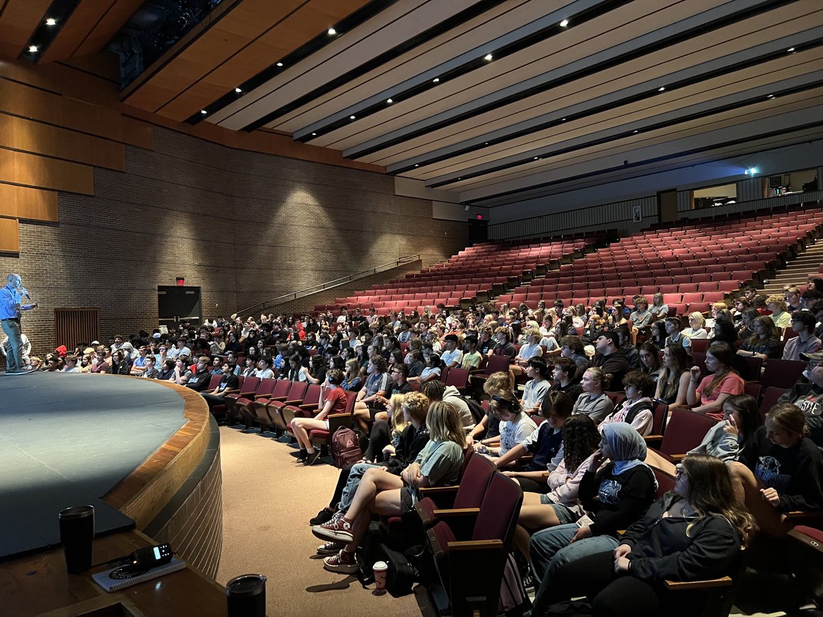 Class of 2025 meeting underway!!! ⁦<a href="/Hilliard_Darby/">Hilliard Darby HS</a>⁩