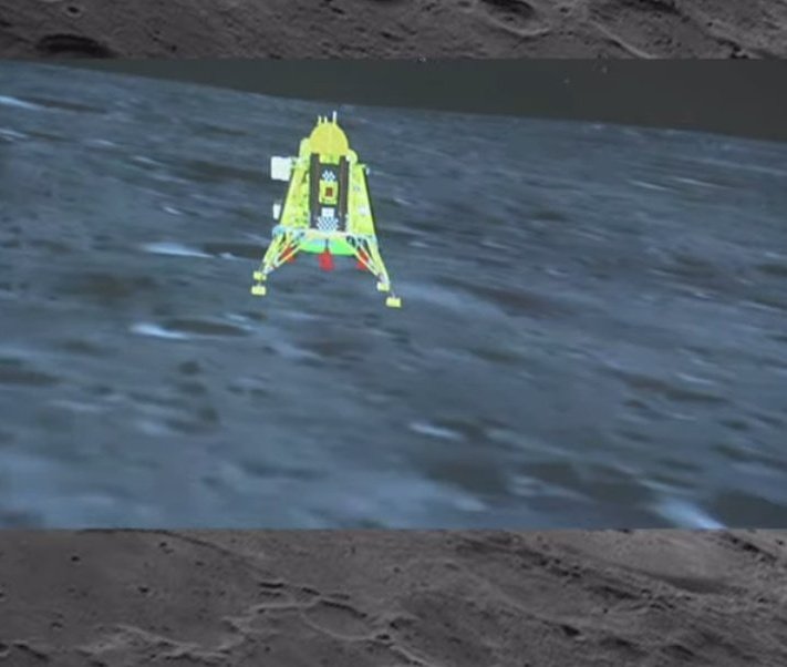 chandan85861111's tweet photo. Moon landing of Chandrayaan-3, Vikram Lander lands on South Pole of the Moon: भारत ने अंतरिक्ष विज्ञान के क्षेत्र में इतिहास रच दिया है। चांद पर भेजा गया भारत का तीसरा मिशन कामयाब हो गया है। चंद्रयान-3 ने चंद्रमा के दक्षिणी ध्रुव पर सॉफ्ट लैंडिंग कर दी है। https://t.co/a0mBSvY75H