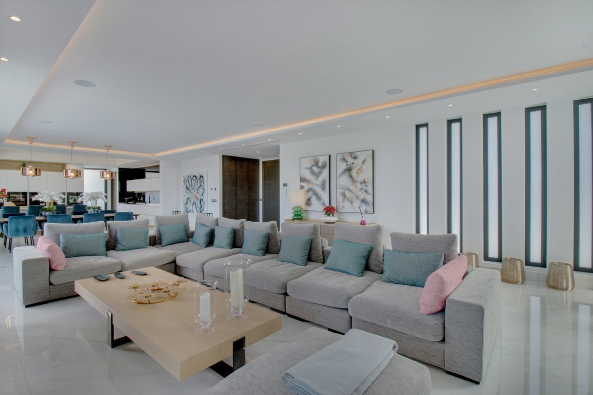 gpiloteam's tweet photo. Discover the perfect fusion of luxury and comfort on the Costa del Sol 🌞

Enjoy the panoramic sea views as you relax in your own private oasis! 🌴

Want to know more? Contact us!
GABRIELE PILO TEAM ✨
📱699 86 92 60
✉️ gabriele.pilo@kwspain.es https://t.co/YlKlFNqPri