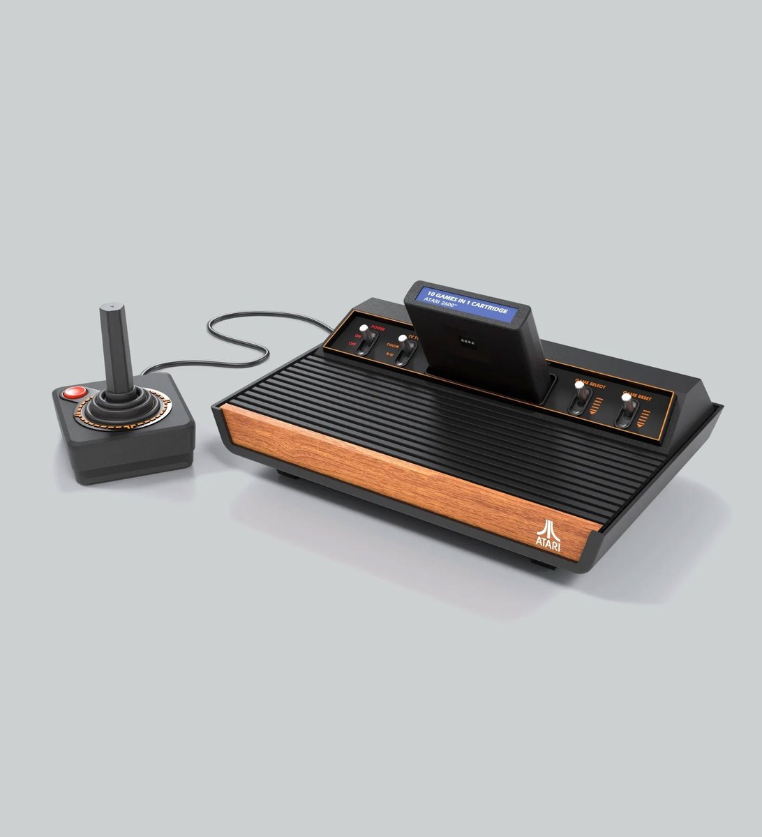 4Gamer (@4gamernews) on Twitter photo 新たなゲーム機「Atari 2600+」をAtariが発表。ミニ系ハードでも非公認互換機でもない,狂気の“Atari 2600の形をしたAtari 7800互換機”
4gamer.net/games/999/G999…
近年,復刻版カートリッジなどを精力的にリリースしているAtariが,まるで正気とは思えないがハードウェアも復刻してしまった。 新たなゲーム機「Atari 2600+」をAtariが発表。ミニ系ハードでも非公認互換機でもない,狂気の“Atari 2600の形をしたAtari 7800互換機”
4gamer.net/games/999/G999…
近年,復刻版カートリッジなどを精力的にリリースしているAtariが,まるで正気とは思えないがハードウェアも復刻してしまった。