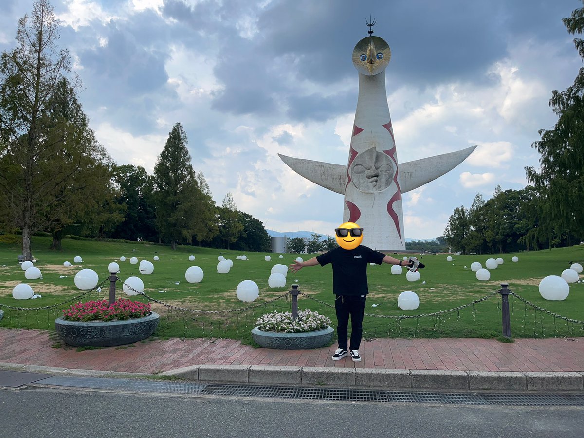 Osa_PEES's tweet photo. 和歌山→神戸→大阪へ2泊3日でツーリング。

目的はニューオーダーチョッパーショーだったけど、道中の移動やら出会いとかも最高の思い出に！

ちょっとお尻痛い、、、これも行ってきた証って事で。

めちゃ暑かったけど夏の終わりにありがと〜‼︎

＃NOCS2023 ＃ツーリング ＃和歌山 ＃神戸 ＃大阪 https://t.co/ee1dfQkIB5