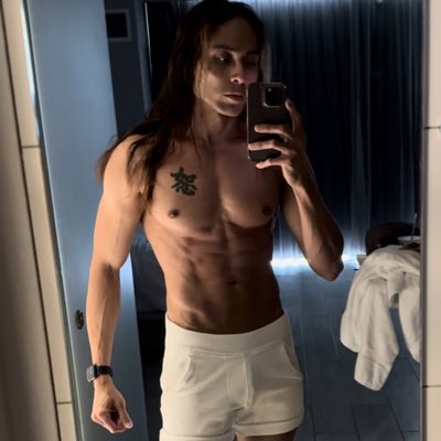 EuRoaZn's tweet photo. #NewProfilePic https://t.co/dVwaOACSBe