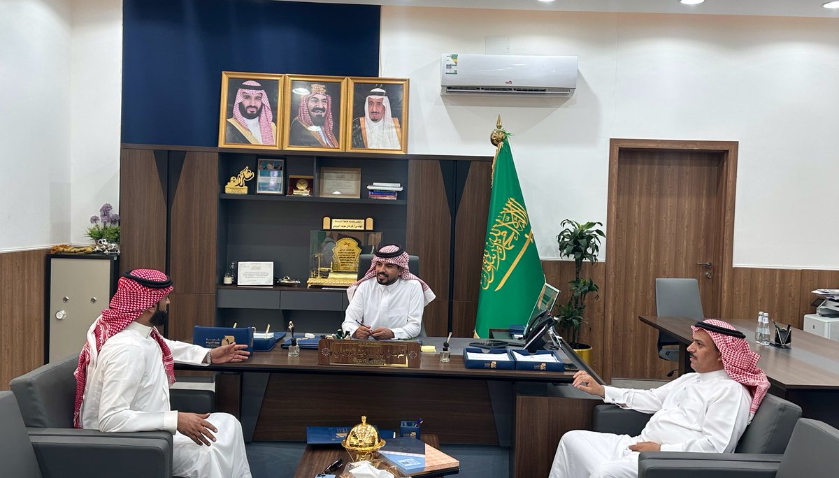 استقبل رئيس #بلدية_طلعة_التمياط 
المهندس/ فرحان بن سويد الرويلي 
اليوم ، رئيس مجلس الإدارة  
بـ #جمعية_الزراعة_بطلعة_التمياط 
الأستاذ / نواف بن سرهيد الشمري 
وجرى خلال اللقاء توقيع اتفاقية تعاون بينهما بما يخدم الزراعه في المدينه