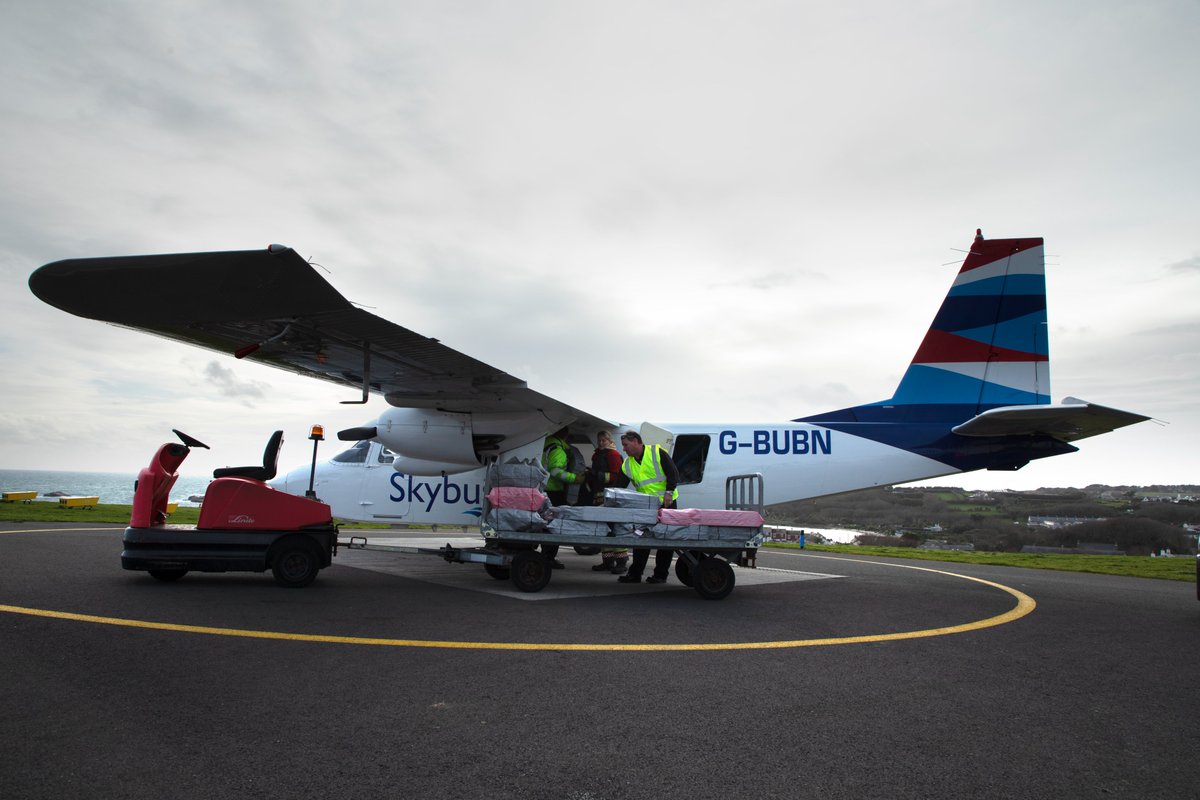 Planes, boats and automobiles. How your flowers reach the mainland...
scillyflowers.co.uk/how-our-servic…
#Royalmail #islesofscillytravel #islandlife #scillyflowers #flowersbypost