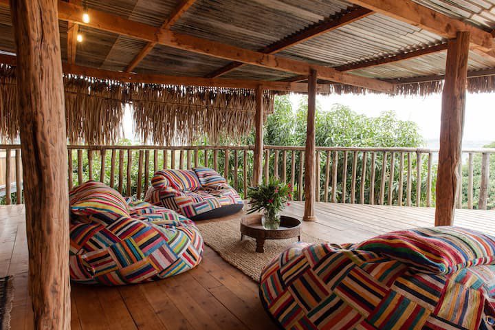 letsDiscoverke's tweet photo. Charming rustic Makuyu tree house with stunning views of Aberdare  Range. 

Ideal weekend getaway for friends, small family or couples. https://t.co/vTio8xanx3