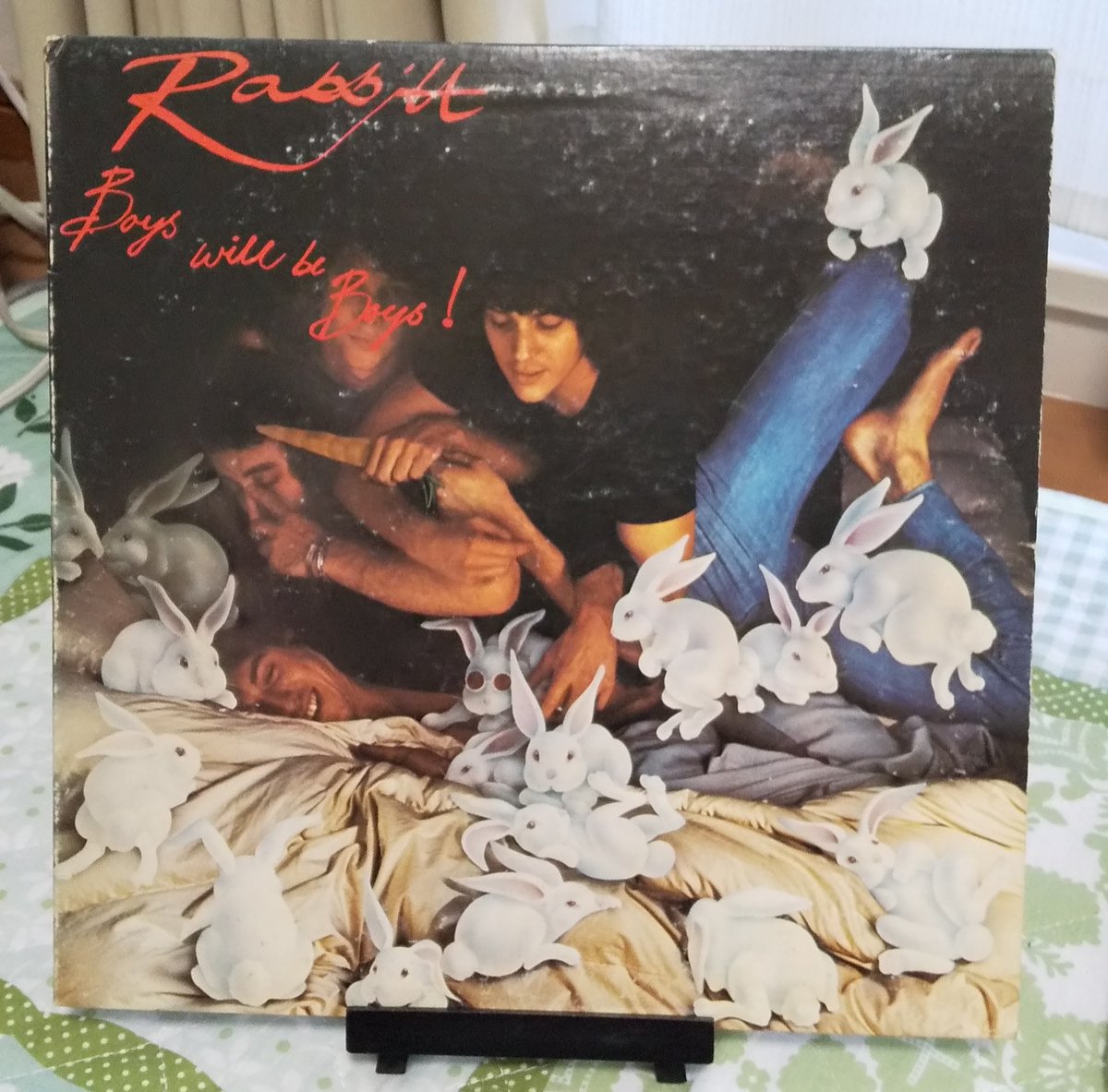 MonJleeau_666's tweet photo. #Rabbitt

「Lifeline」
ラビット

このアルバムも
1976年だったんだなぁ
トレバー・ラビン
の輝かしい出発点
ハードポップな曲達の中に
プログレ的なセンスが光るこの曲はとくに好きだった

この時はまさか
このG.Voが後にYesに入る事になろうとは…

https://t.co/YDna76WhTo https://t.co/w0IKz4DGfV