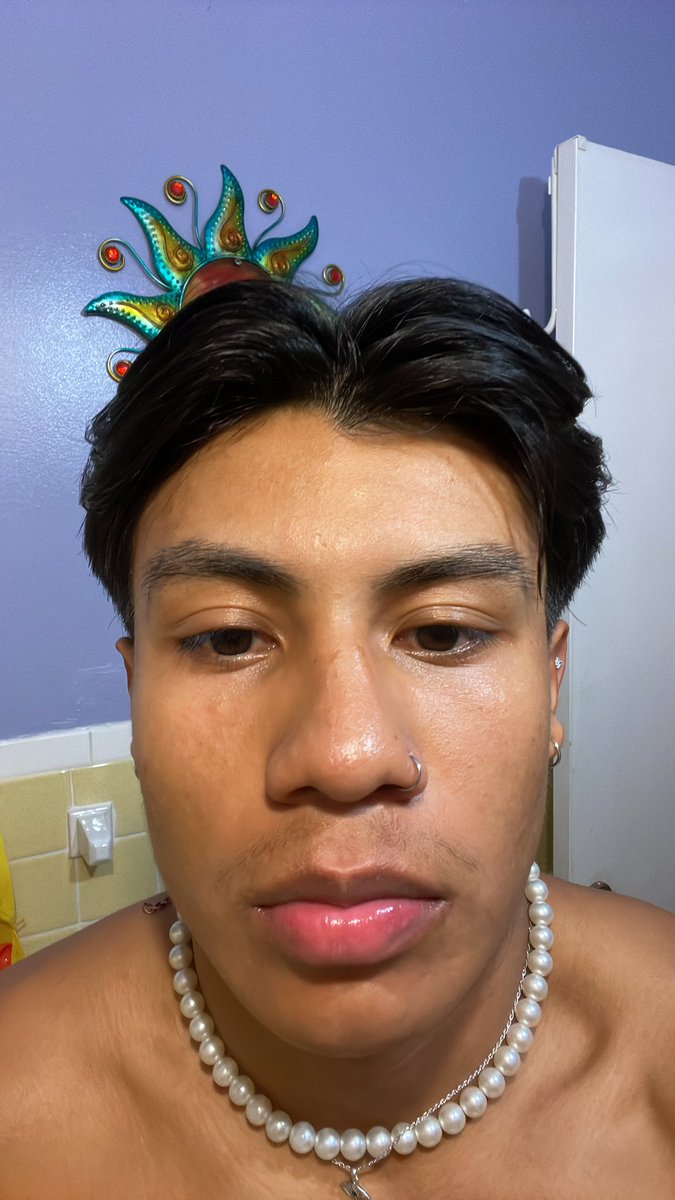 stevenmoncayo1's tweet photo. do I shave off my nonexistent mustache or do I let grow because it’s the only form of facial hair that I have? https://t.co/dkOb36pjpQ