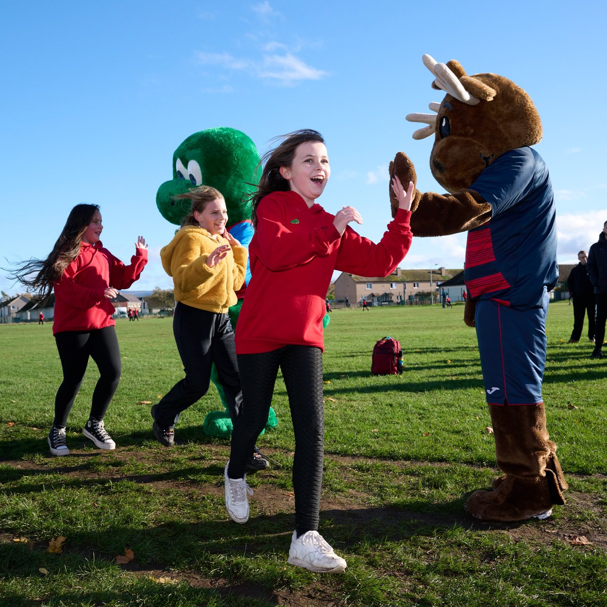 _thedailymile's tweet photo. The benefits of physical activity are endless. We’re delighted to see The #DailyMile acknowledged in a recent article by @DrRobgalloway. Over 5 million children in schools enjoy advantages of every day activity through The #DailyMile. Full article here ➡️ https://t.co/4cAo5cvOmq https://t.co/QGpNu5tsk7