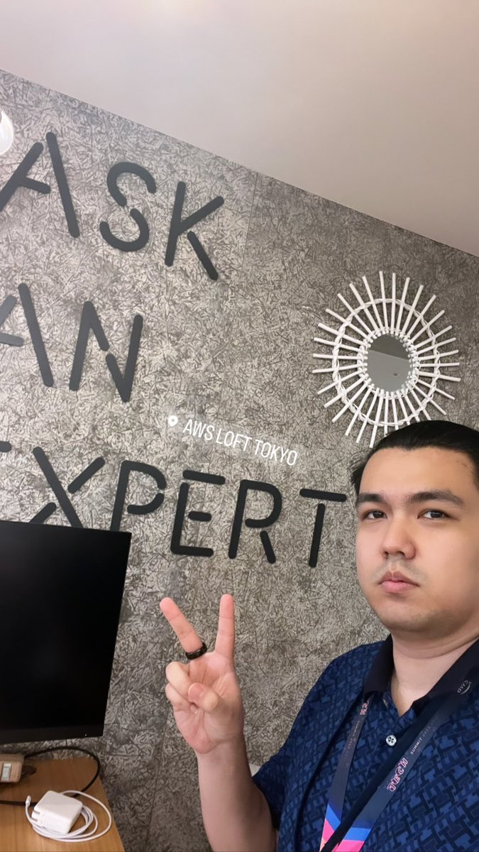 prog893's tweet image. いました #AWSStartupLoft