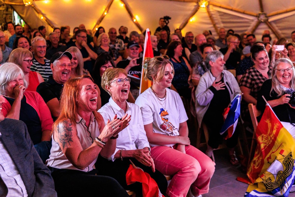 jamesmullinger's tweet photo. I live for making people laugh like this. Thursday night at @YipCider was one of my favourite ever shows. This is truly as good as my life gets and as happy as I get. #yipcider #NewBrunswick #exploreNB @DestinationCAN @DestinationNB @ArtsCultureNB https://t.co/ZYPSYeyHJP