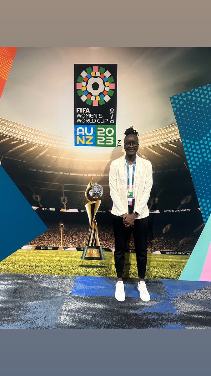 Amy Lasu tweet media