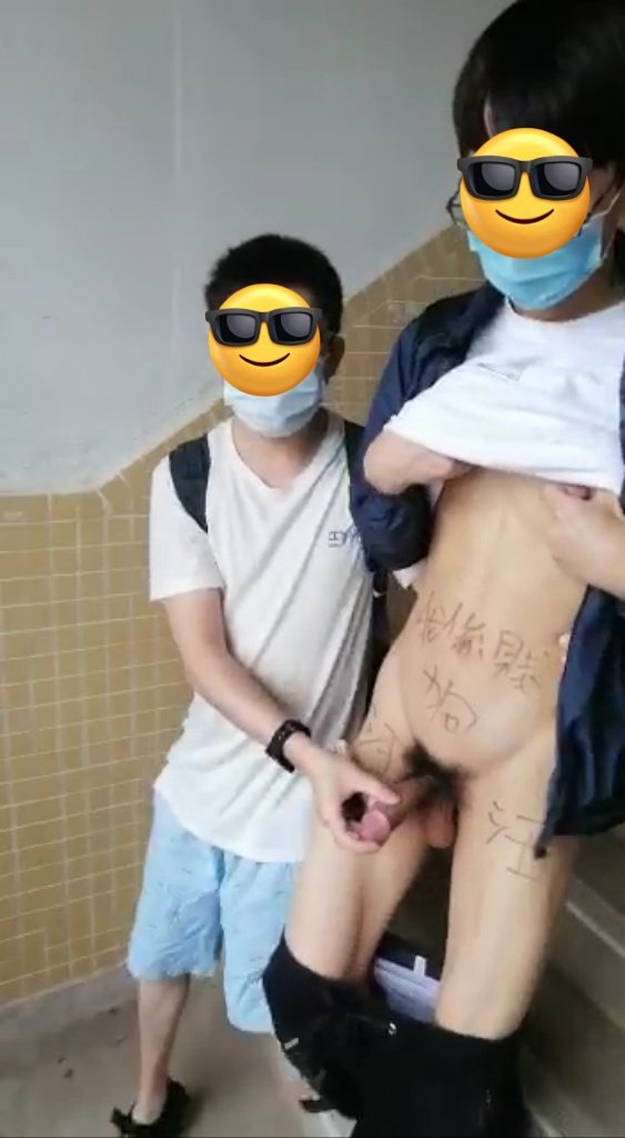 hkmaster1234's tweet photo. 18禁🔞
帶左個自稱第一次玩既奴去後樓梯溜下佢
依次應該都算第一次1主2奴咁玩
不過可惜依隻奴我臨叫佢走時問有興趣再玩就收左我對襪同水性筆
之後會再比任務佢��佢又要收左又要玩失蹤🙄
#野祼 #主奴 https://t.co/OPOc54BDoM