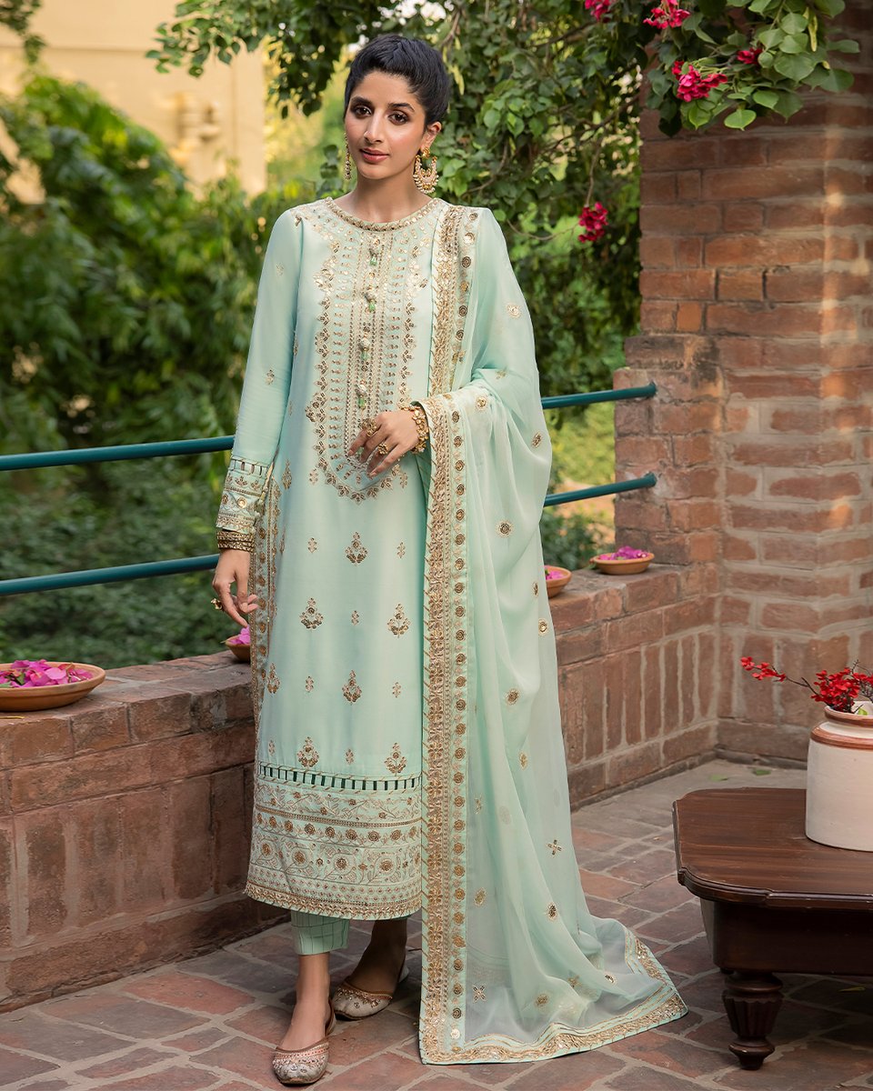asimjofa's tweet photo. Shadow Work Collection | Pre-Booking Starts on 24th August at 6 PM | Deliveries Start on 25th August
AJSW-11 | 3-PC | Rs 6,150/-

Visit: https://t.co/2ukzewoX9n

#AsimJofa #IWearAsimJofa #ShadowWorkCollection #AsimJofaEdits #MawraHocane #ShadowWork #WeddingWear #UnstitchedCollection #Fashion #Trending