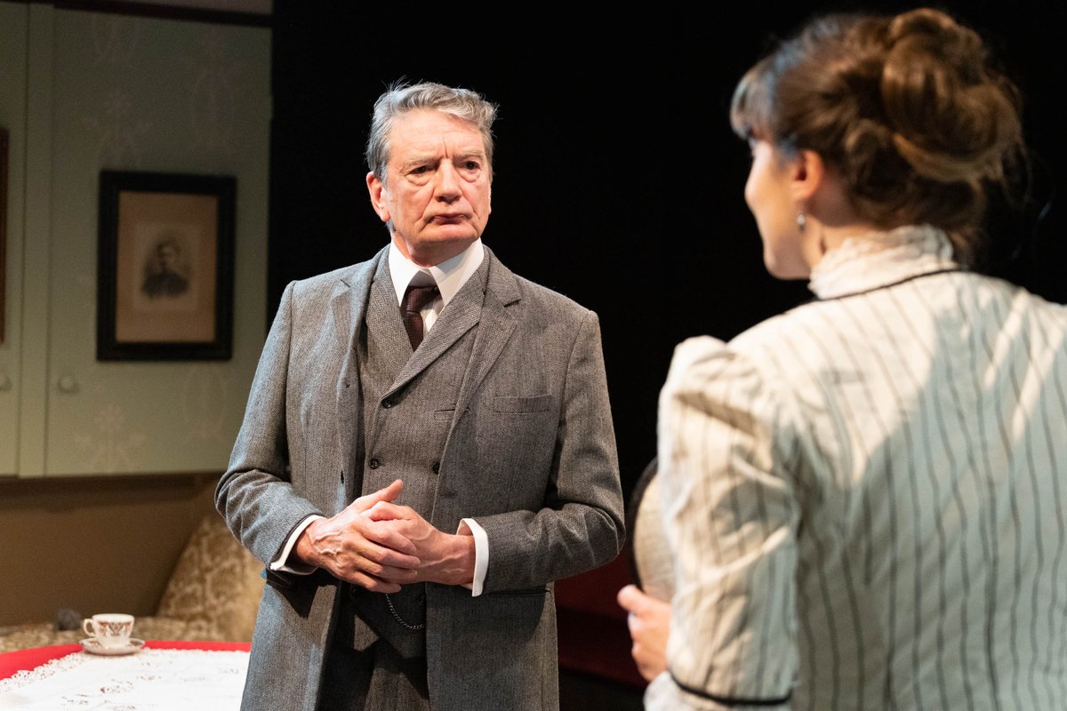 Makeshifts2023's tweet image. "immense life and spirit in each of the plays...first-rate performances" - Michael Billington, Country Life magazine.

Edwardian triple bill: Makeshifts, Realities &amp;amp; Honour thy Father continues @finborough theatre 2 Sept.
@TaPRA_ @W4BookFest @FriendsChiswick @WomensHistNet