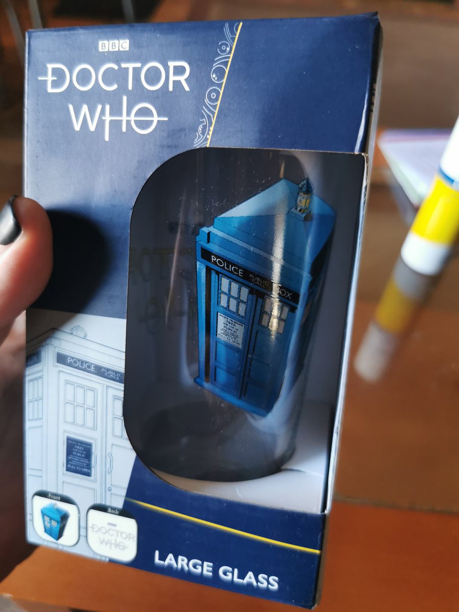 dracowhovian's tweet photo. Bienvenido a casa.
Regalito de Ruth🥰
#DoctorWho #Tardis #whovians #BBC #doctorwhospain #drwho #gbeye https://t.co/GYAzqqYTpk