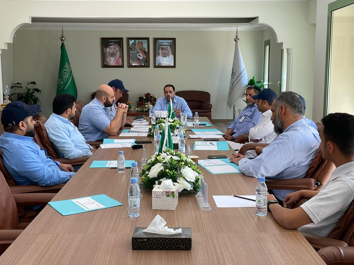 tvtc_g_albaha's tweet photo. 🔴 تغطيه |

سعادة عميد الكلية يترأس الاجتماع الدوري لمجلس الكلية التقنية للبنين بالباحة ويعقد اليوم الاربعاء الموافق ١٤٤٥/٠٢/٠٧هـ اجتماعه الاول للقصل التدريبي الاول من العام التدريبي ١٤٤٥/١٤٤٤هـ بحضور وكلاء الكلية ورؤساء الاقسام ومدير ادارة الخدمات المساندة وممثل المتدربين لمناقشة كل ما يتعلق بسير التدريب والعديد من المواضيع المعروضة على جدول أعمال المجلس ...

#التدريب_التقني
#تقني_الباحة