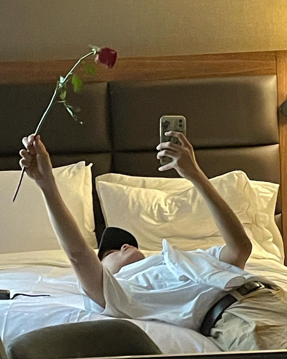 NotUrNil_'s tweet photo. YOU TWO! WHAT ON EARTH, KYCI?! HOW AM I GOING TO BREATHE? 😭 

IM NOT YOUR GOD'S STRONGEST SOLDIER. THIS IS TOO MUCH! IM TAKING YOU TWO HOME! WALANG LALABAS! 😭🤣
#HORI7ON_KYLER #HORI7ON_VINCI https://t.co/kAq6Ro8uxL