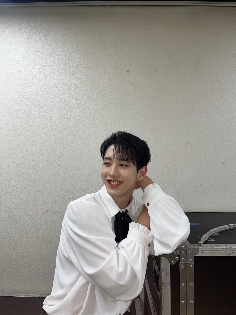 heeeeeejae94's tweet photo. 난 무표정이 좋은데
웃는게 편하긴해......
희아란 어떤게 더 조아??

(둘다!!!!!) https://t.co/8ObsweOZww