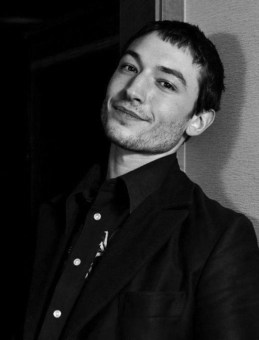 As long as I live I will never stop defending you and always being on your side ❤️ I love you so much my sunshine 🥰✨
#EzraMiller #EzraMillerIsInnocent