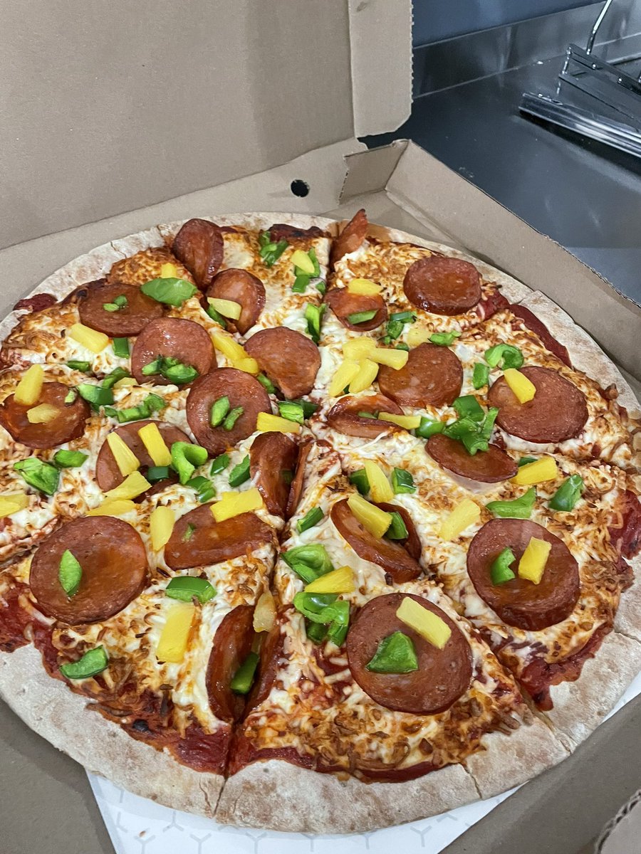 Best pizza in Cloyne, Ontario