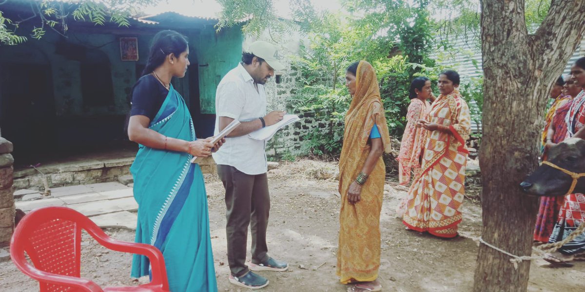 nregabidar's tweet photo. ಕೆಲಸ ಯಾವಾಗ ಕೊಡುತ್ತೀರಿ ಹೇಳಿ ಸಾಹೇಬ್ರೆ. 
#ರೋಜಗಾರದಿವಸ #ಮನೆಮನೆಭೇಟಿ #ಕೆಲಸದಬೇಡಿಕೆಸಂಗ್ರಹ 
@MgnregsK @ZPBidar @MgnregaGoi https://t.co/QwFXTdFAQk