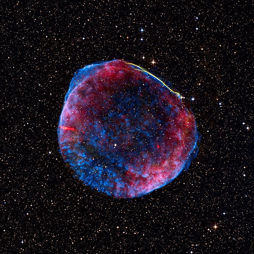 MarGomezH's tweet photo. SN 1006 fue una supernova acaecida a principios del año 1006, observada desde distintos lugares de la Tierra. Ha sido el suceso estelar de mayor magnitud visual registrado en la historia.

Remanente de supernova SN 1006. Impresionante ¿verdad?
(📷NASA/ESA/Zolt Levay (STScI)) https://t.co/749l8OefSZ