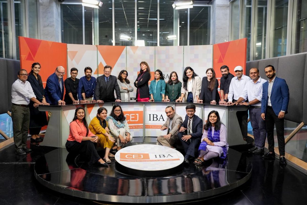 U.S. Consulate Karachi staff celebrated the re-launch of the Center for Excellence in Journalism's (<a href="/CEJatIBA/">CEJ</a>) master's in science in Journalism program.

Speaking at the first day of school after a three year pause in the program, Public Affairs Officer Lee McManis emphasized